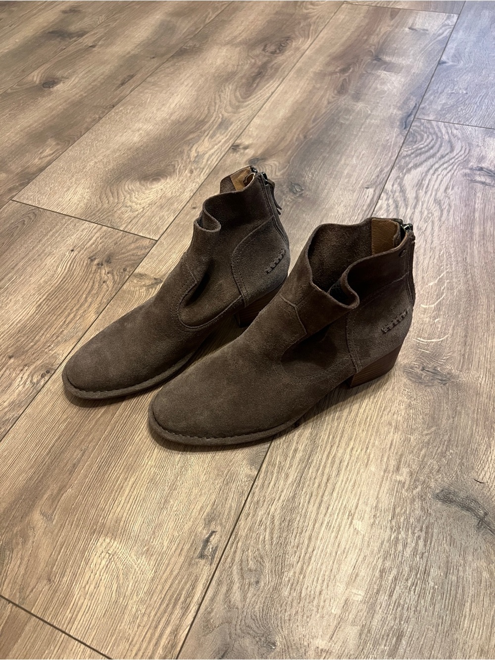 Women’s Ugg Brown leather Ankle Boots